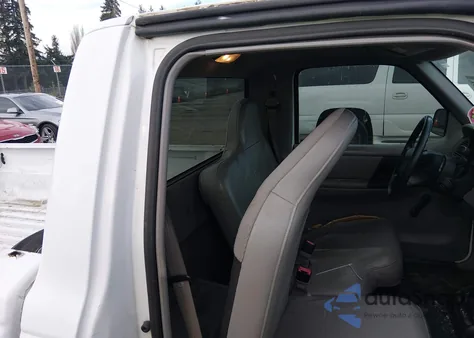 2000 Ford Ranger Xl/Xlt z USA, uszkodzony, nr VIN 1FTYR10C3YPC00379